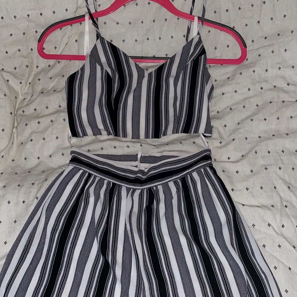 B. Darlin adorable two-piece set. Shorts are high waisted and flowy. Size: xs